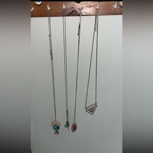 4 women’s necklaces